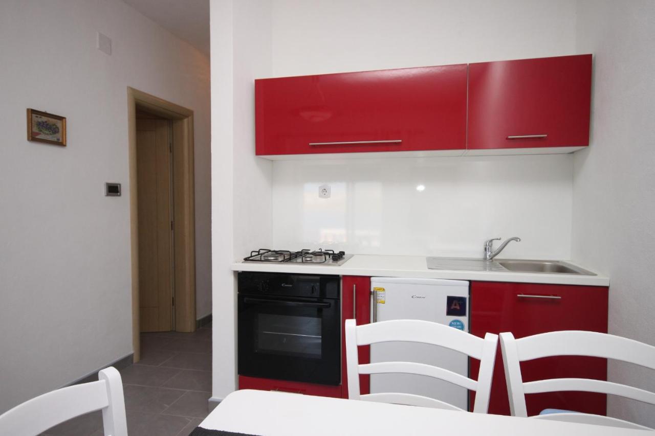 Apartments By The Sea Zubovici, Pag - 6394 ภายนอก รูปภาพ