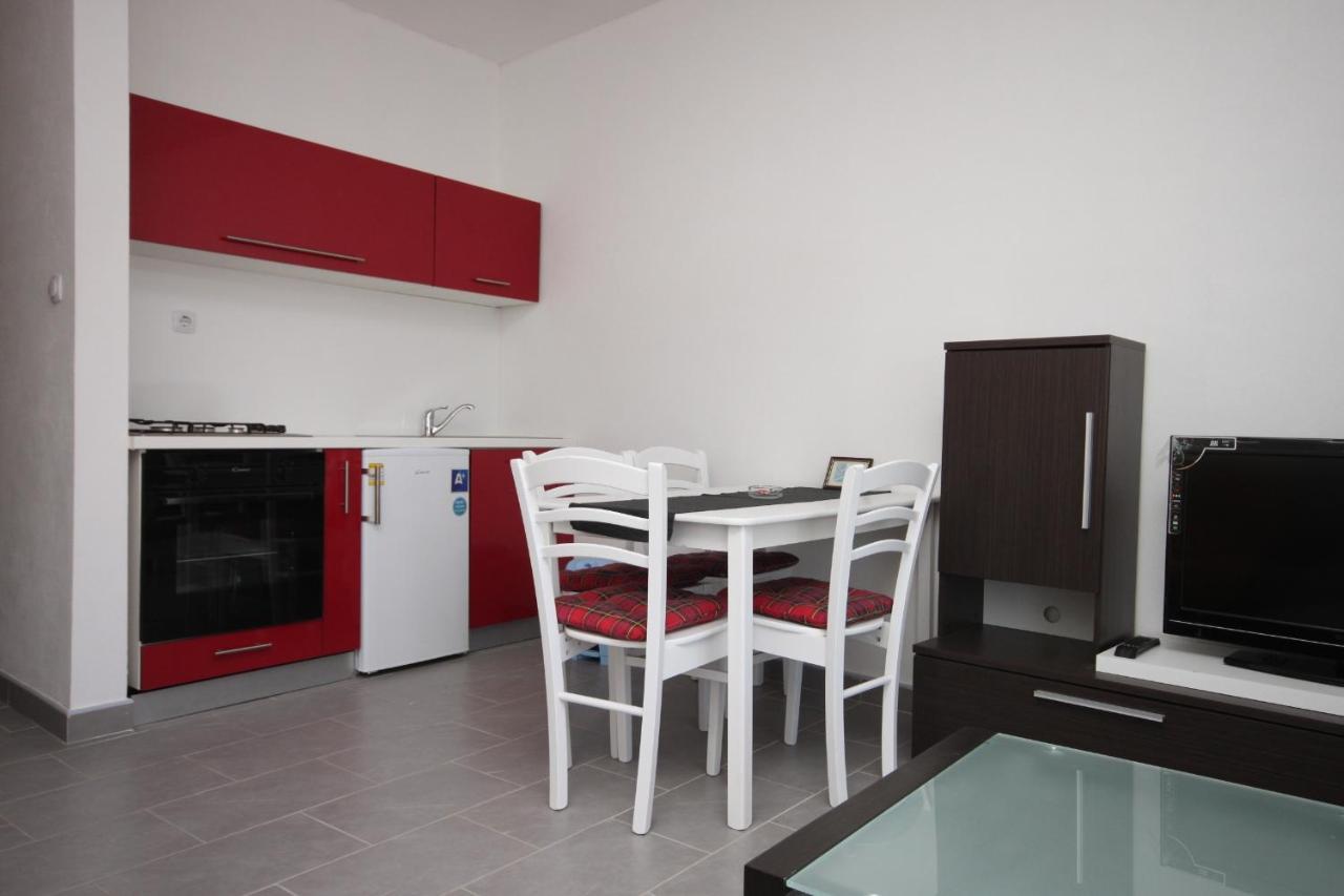Apartments By The Sea Zubovici, Pag - 6394 ภายนอก รูปภาพ